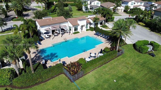 4862 Navali Dr, Lake Worth, FL 33467