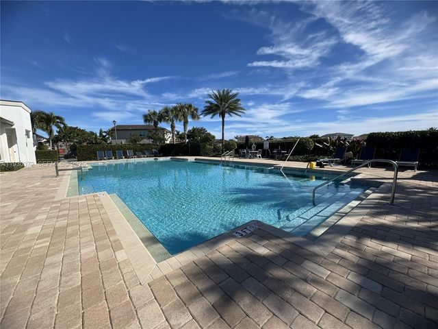 4862 Navali Dr, Lake Worth, FL 33467