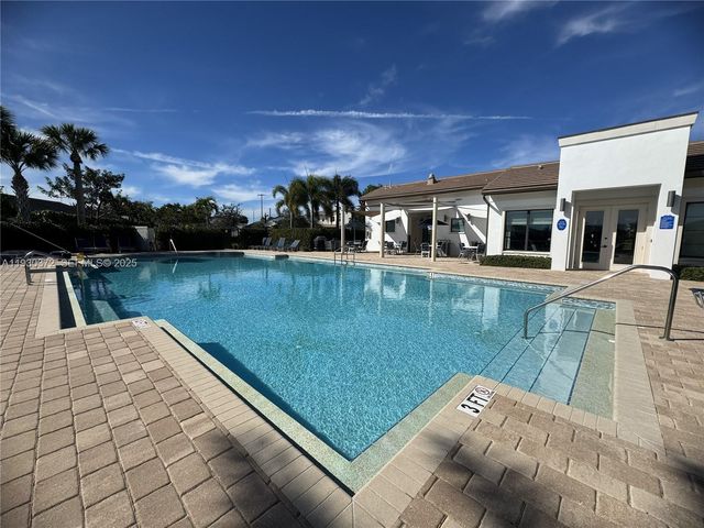4862 Navali Dr, Lake Worth, FL 33467