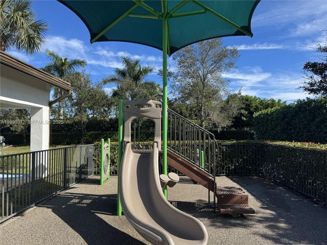 4862 Navali Dr, Lake Worth, FL 33467