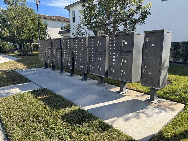 4862 Navali Dr, Lake Worth, FL 33467