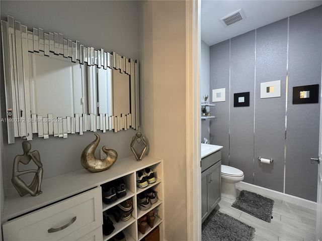 4862 Navali Dr, Lake Worth, FL 33467