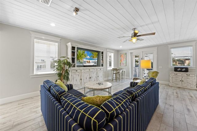 106 81ST STREET, Holmes Beach, FL 34217