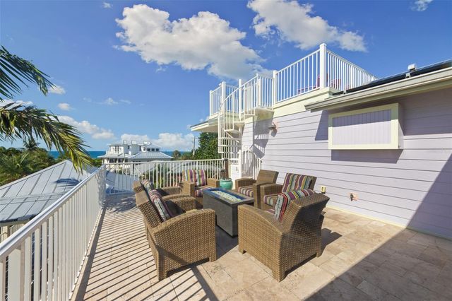 106 81ST STREET, Holmes Beach, FL 34217