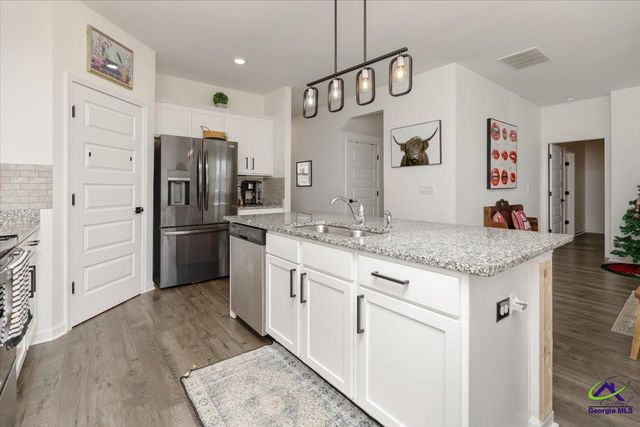 219 Barnyard Way, Perry, GA 31069