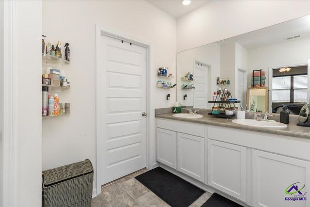 219 Barnyard Way, Perry, GA 31069