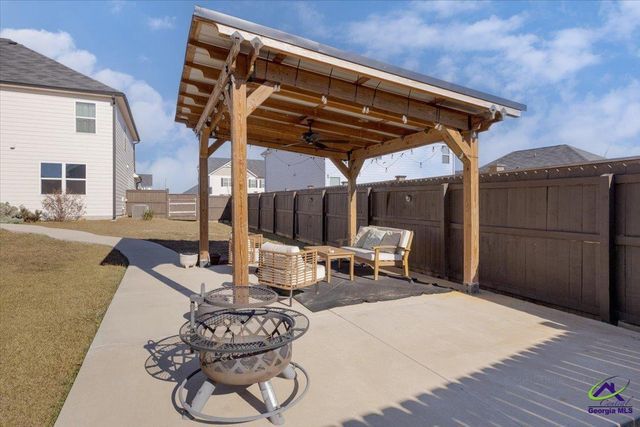 219 Barnyard Way, Perry, GA 31069