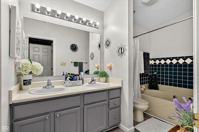 7404 Bluebird Court, Indianapolis, IN 46254