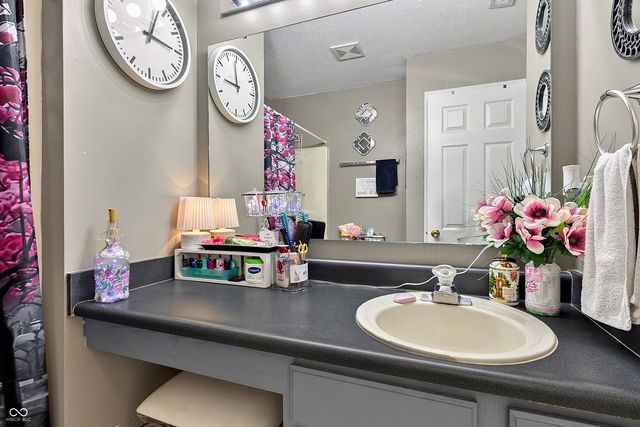 7404 Bluebird Court, Indianapolis, IN 46254