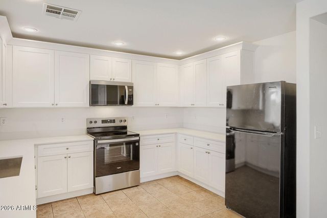 40676 N LAS PRADERAS Street, San Tan Valley, AZ 85140