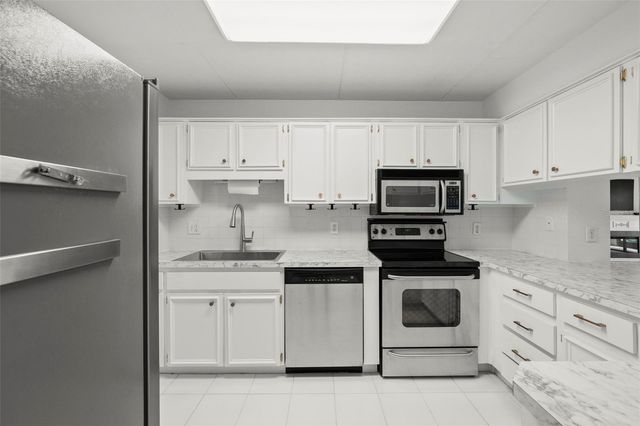1200 TARPON WOODS BOULEVARD Q4, Palm Harbor, FL 34685