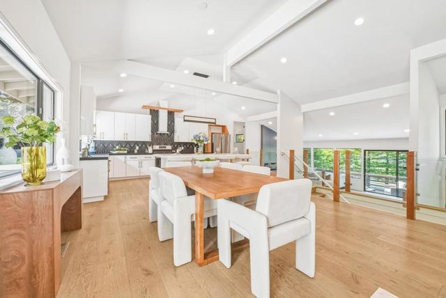 11234 Sun Valley Drive, Oakland, CA 94605