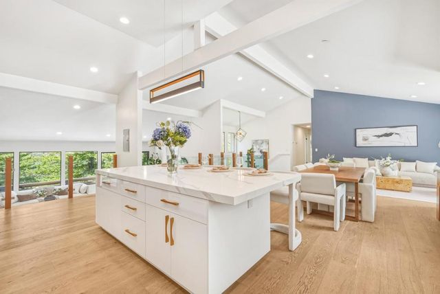 11234 Sun Valley Drive, Oakland, CA 94605