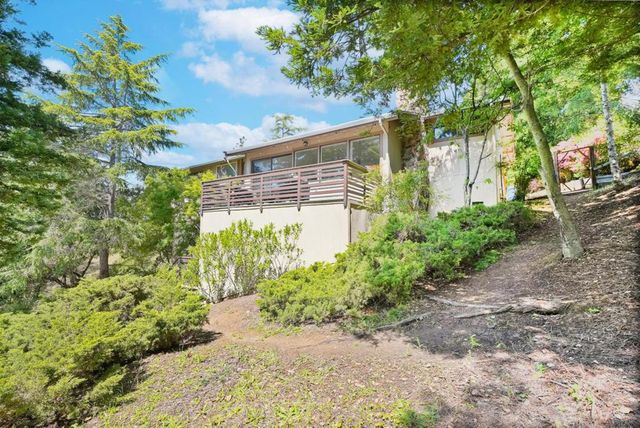 11234 Sun Valley Drive, Oakland, CA 94605