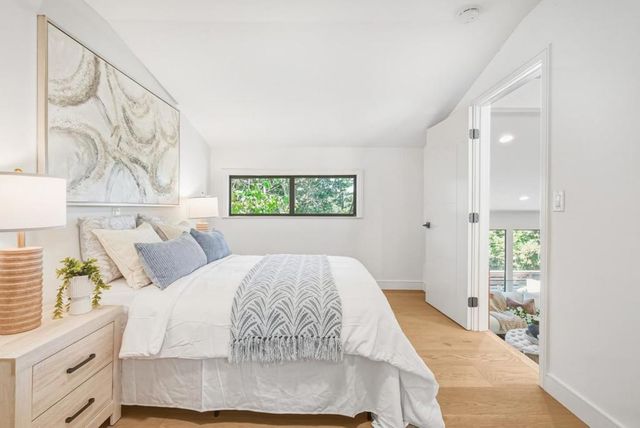 11234 Sun Valley Drive, Oakland, CA 94605