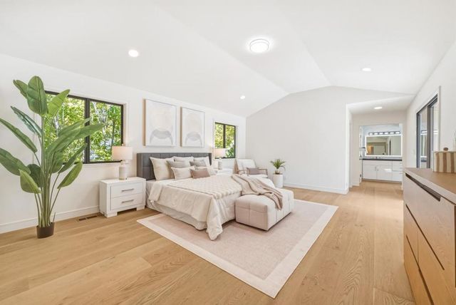 11234 Sun Valley Drive, Oakland, CA 94605