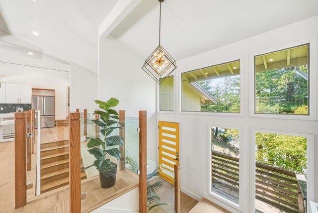 11234 Sun Valley Drive, Oakland, CA 94605