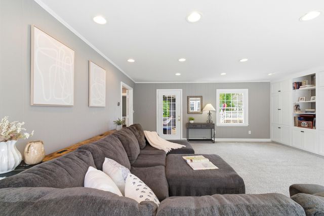 2565 Bexley Park Road, Bexley, OH 43209