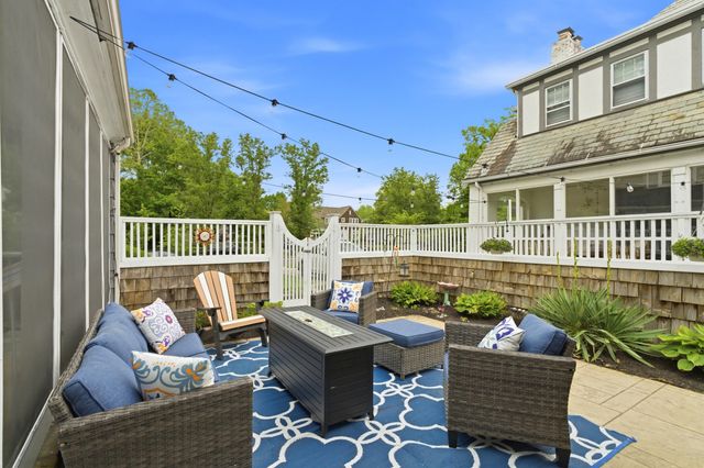 2565 Bexley Park Road, Bexley, OH 43209