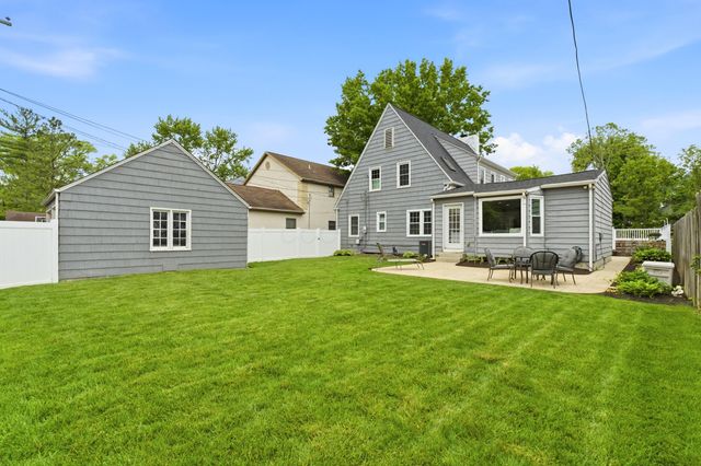2565 Bexley Park Road, Bexley, OH 43209