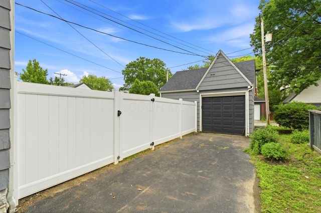 2565 Bexley Park Road, Bexley, OH 43209