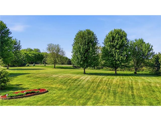 545 Kreuziger Road, Roberts, WI 54023