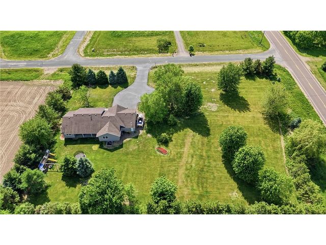 545 Kreuziger Road, Roberts, WI 54023