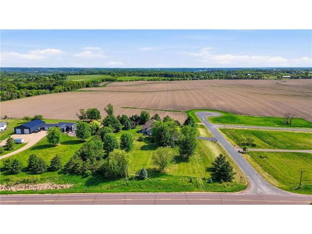 545 Kreuziger Road, Roberts, WI 54023