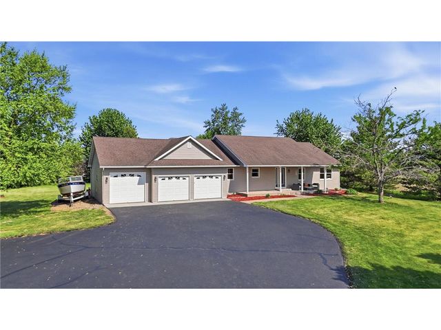 545 Kreuziger Road, Roberts, WI 54023