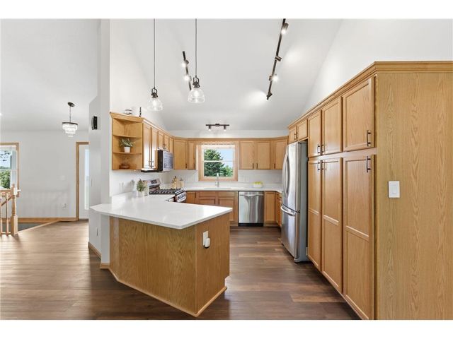 545 Kreuziger Road, Roberts, WI 54023