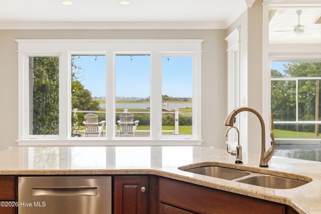99 Sound View Drive N, Hampstead, NC 28443