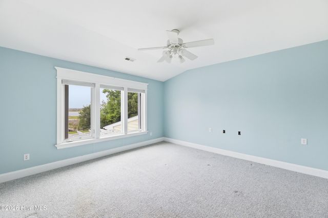 99 Sound View Drive N, Hampstead, NC 28443