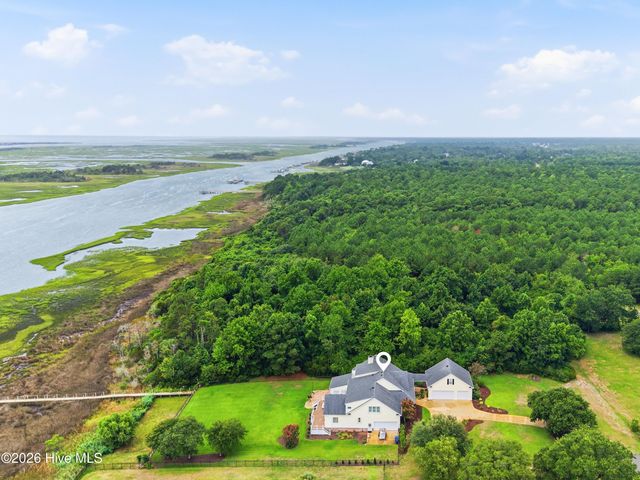 99 Sound View Drive N, Hampstead, NC 28443