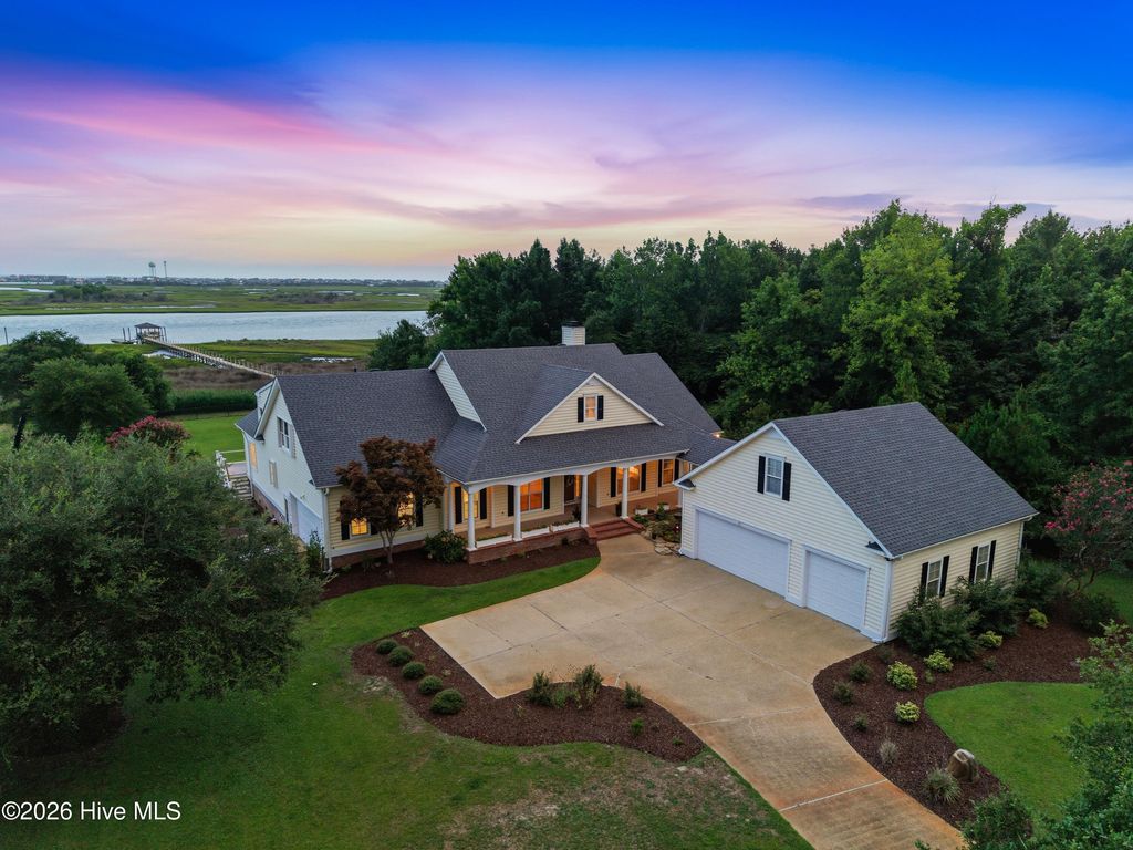 99 Sound View Drive N, Hampstead, NC 28443