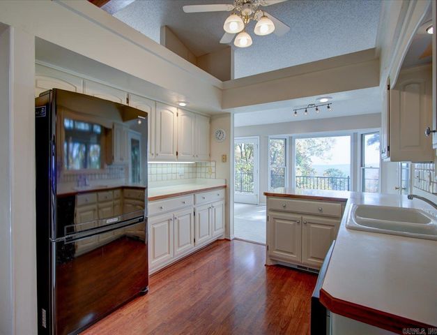 9 Sur Lane, Hot Springs Village, AR 71909