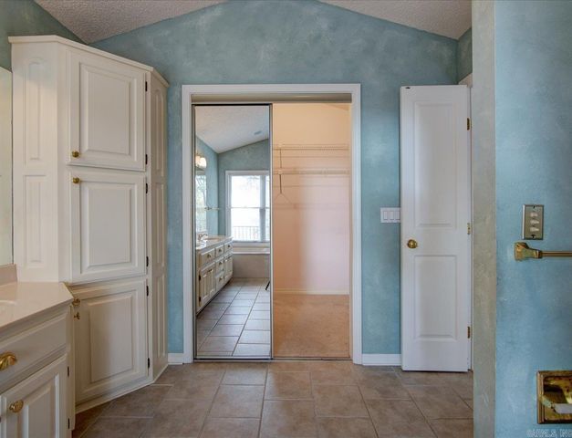 9 Sur Lane, Hot Springs Village, AR 71909