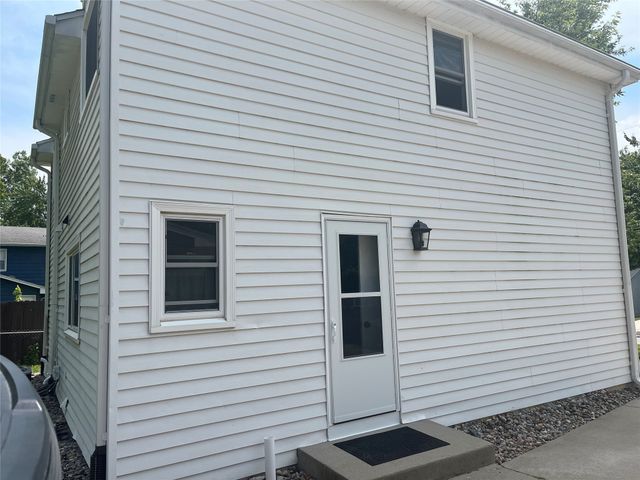 138 E Maxwelton Drive, Des Moines, IA 50315