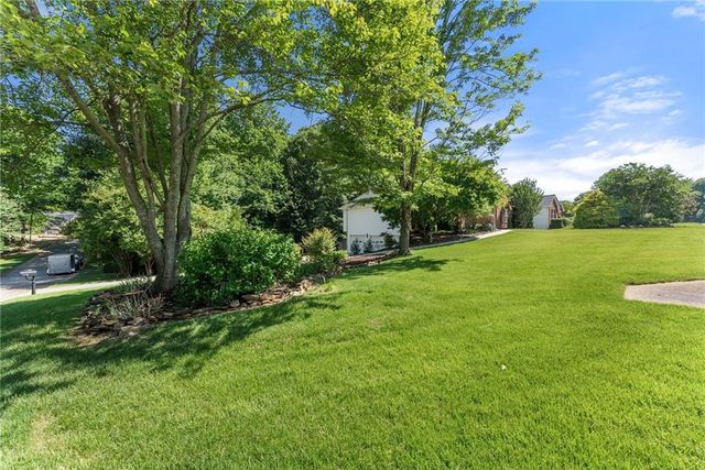 207 Nugget Trail, Braselton, GA 30517