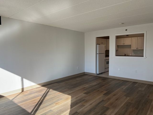 1 Pond St. 7B, Winthrop, MA 02152