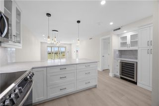 21 High Point CIR E # 409, Naples, FL 34103