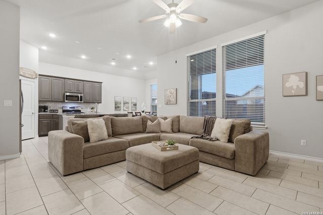 10131 HARR KNL, San Antonio, TX 78224