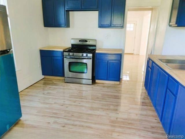 5469 Seneca Street, Detroit, MI 48213