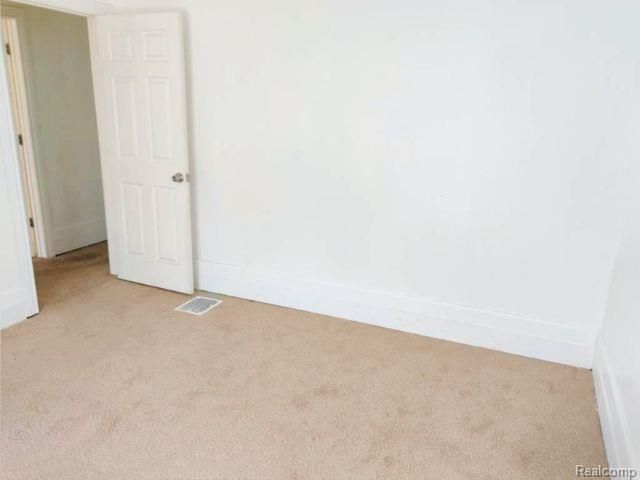 5469 Seneca Street, Detroit, MI 48213