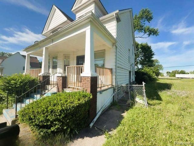 5469 Seneca Street, Detroit, MI 48213