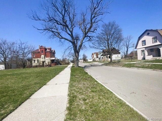 5469 Seneca Street, Detroit, MI 48213