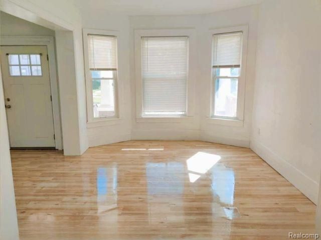 5469 Seneca Street, Detroit, MI 48213