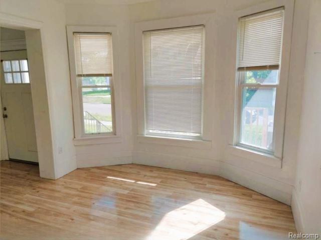 5469 Seneca Street, Detroit, MI 48213