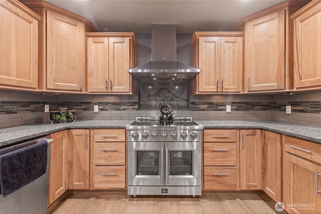 22804 SE 265th Place, Maple Valley, WA 98038