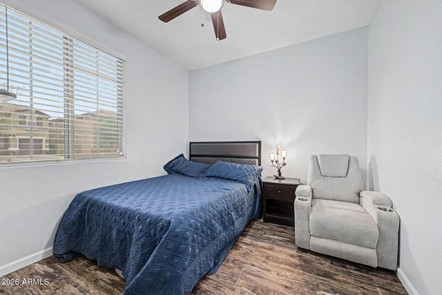 744 W DESERT HOLLOW Drive, San Tan Valley, AZ 85143