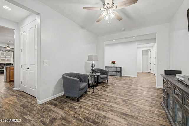 744 W DESERT HOLLOW Drive, San Tan Valley, AZ 85143
